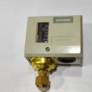Saginomiya offers multiple pressure-switch families for refrigeration applications, including SNS/HNS single-function pressure controls, DNS dual pressure controls, ONS oil-protection controls, and specialized pressure controls for different refrigerants and operating conditions.